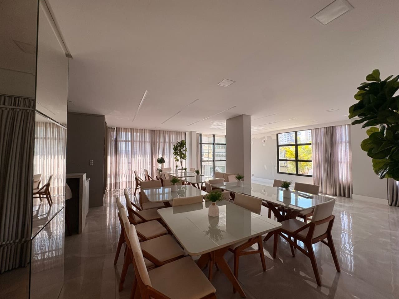 Apartamento à Venda com 3 quartos sendo 1 suíte, 2 vagas no bairro Vila Operária em Itajaí/SC: 31 - SALÃO DE FESTAS