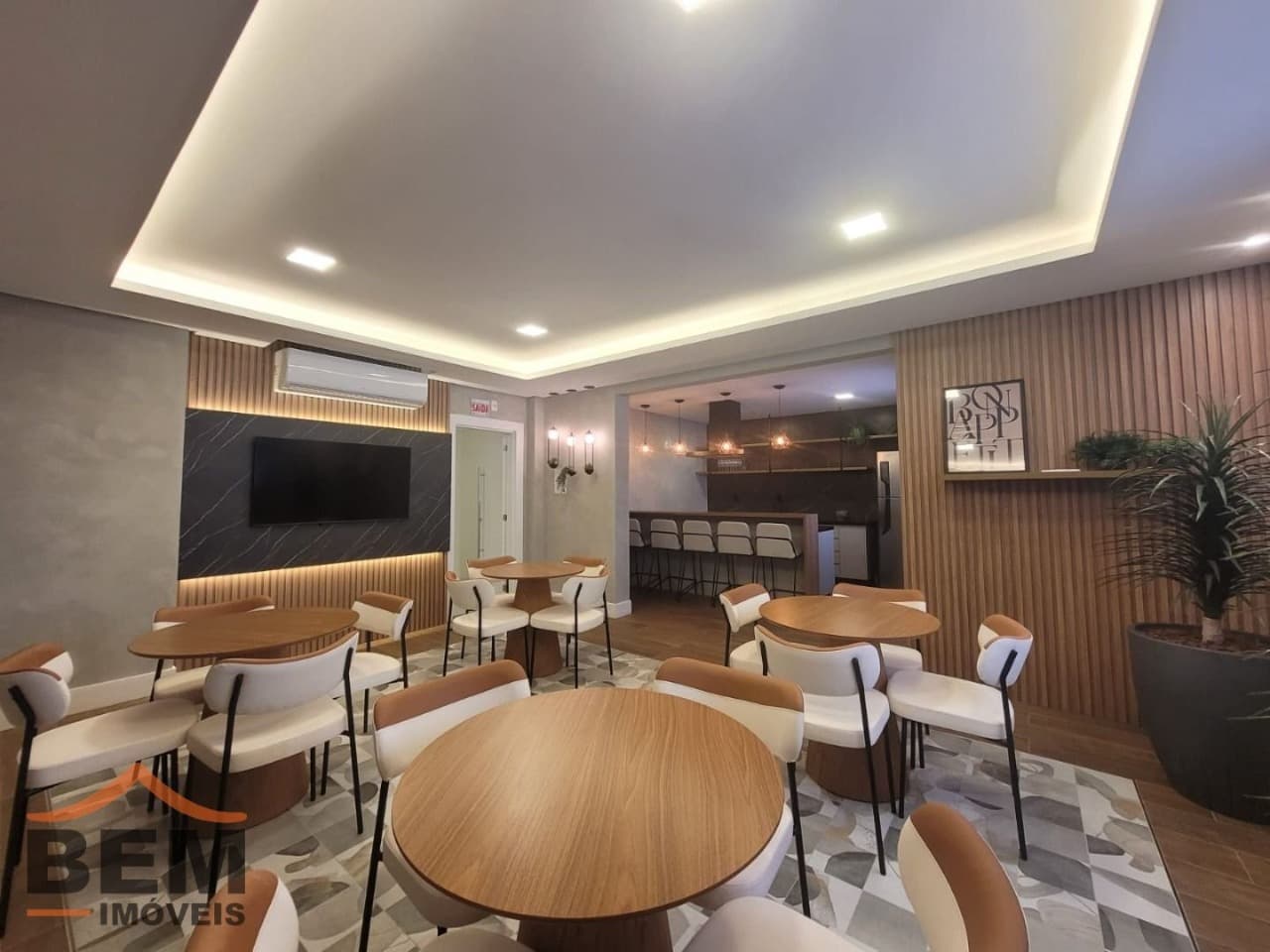 Apartamento à Venda com 3 quartos sendo 1 suíte, 2 vagas no bairro Vila Operária em Itajaí/SC: 30 - ESPAÇO GOURMET