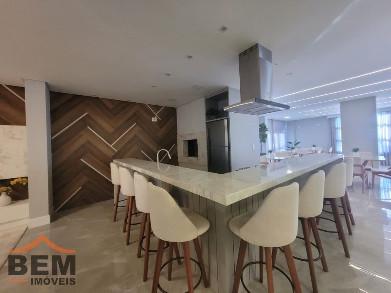 Apartamento à Venda com 3 quartos sendo 1 suíte, 2 vagas no bairro Vila Operária em Itajaí/SC: 33 - SALÃO DE FESTAS