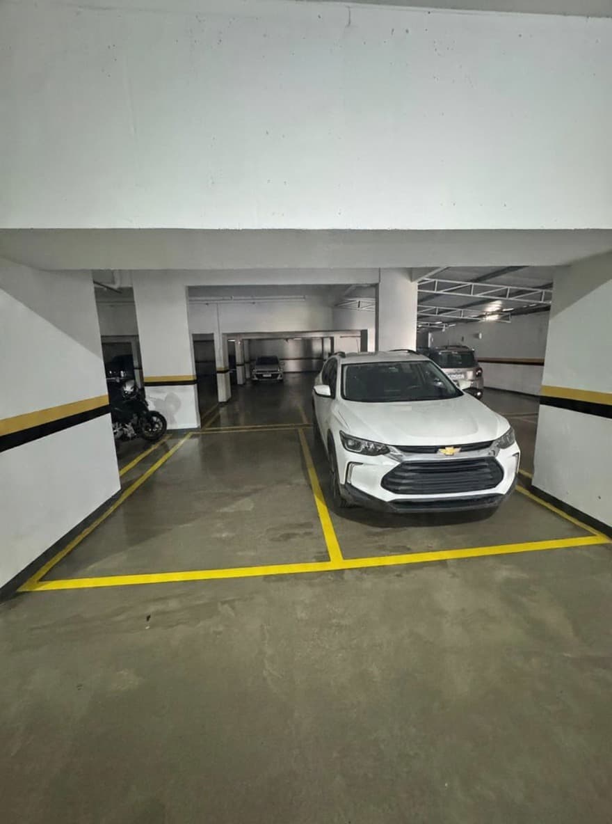 Apartamento à Venda com 3 quartos sendo 1 suíte, 2 vagas no bairro Vila Operária em Itajaí/SC: 24 - VAGAS DE GARAGEM