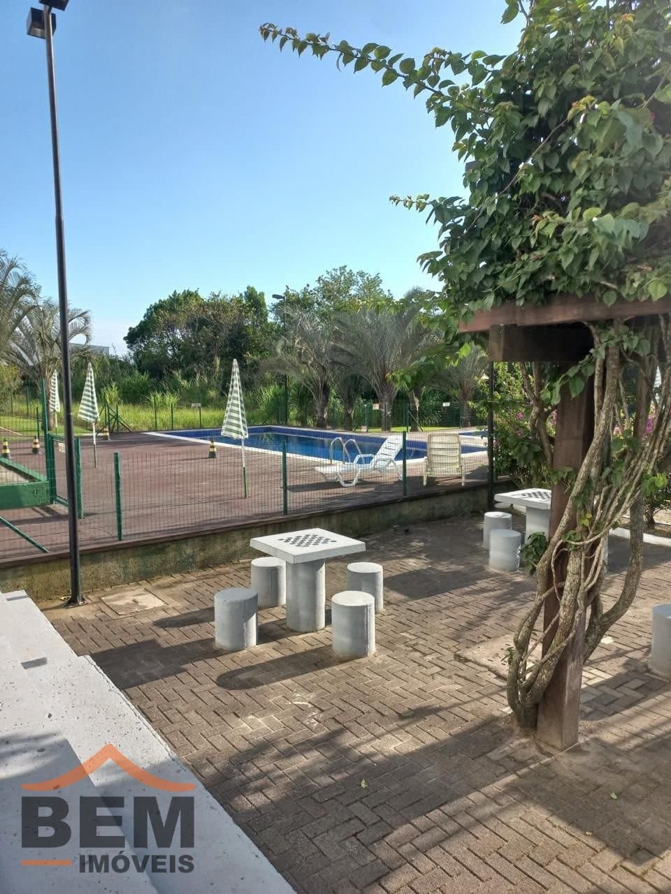 Apartamento para Locação com 2 quartos sendo 1 suíte, 2 vagas no bairro Espinheiros em Itajaí/SC: 19 - PISCINAS