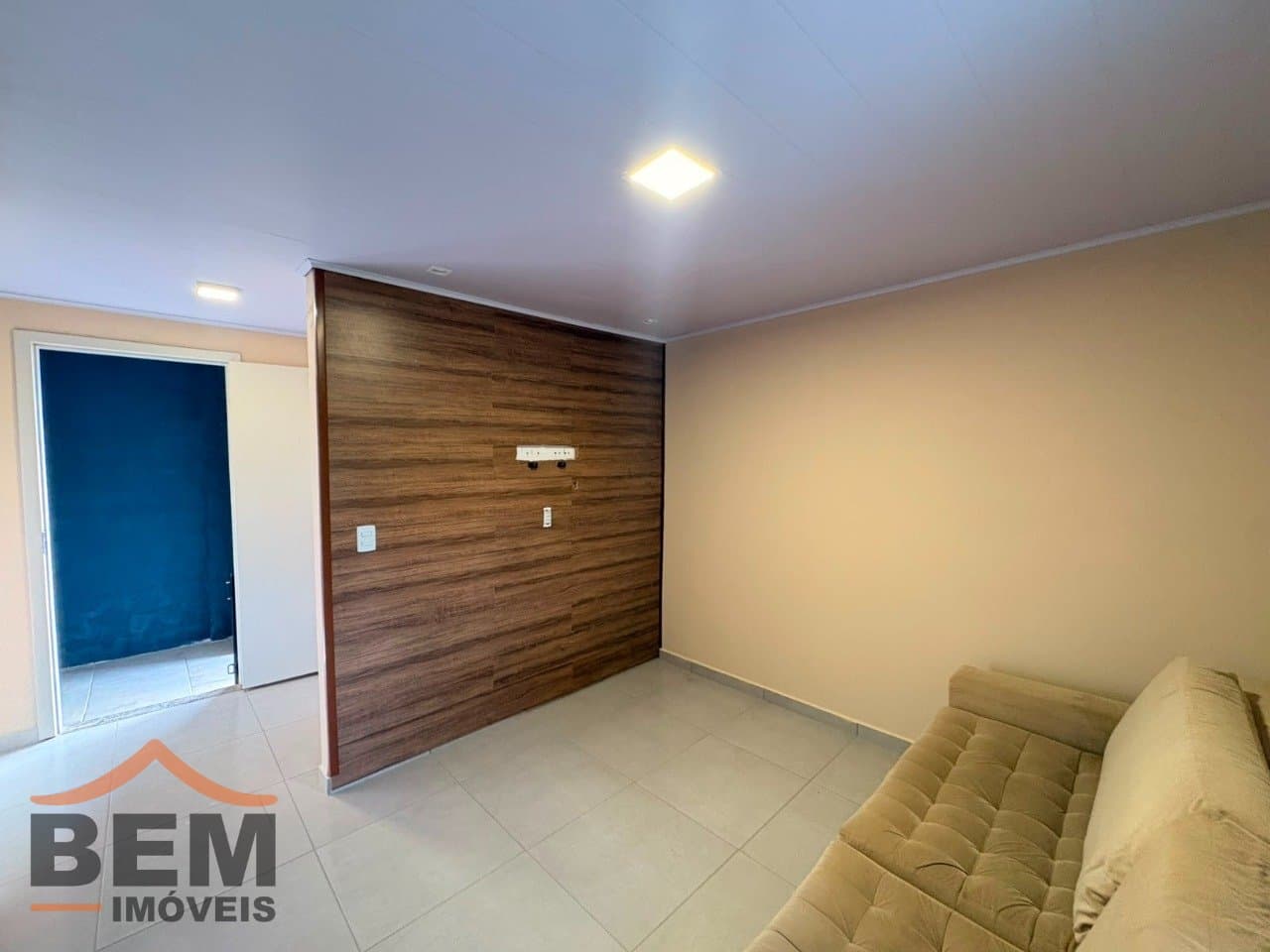 Apartamento para Locação com 2 quartos sendo 1 suíte, 2 vagas no bairro Baia em Itajaí/SC: 07 - SALA DE ESTAR