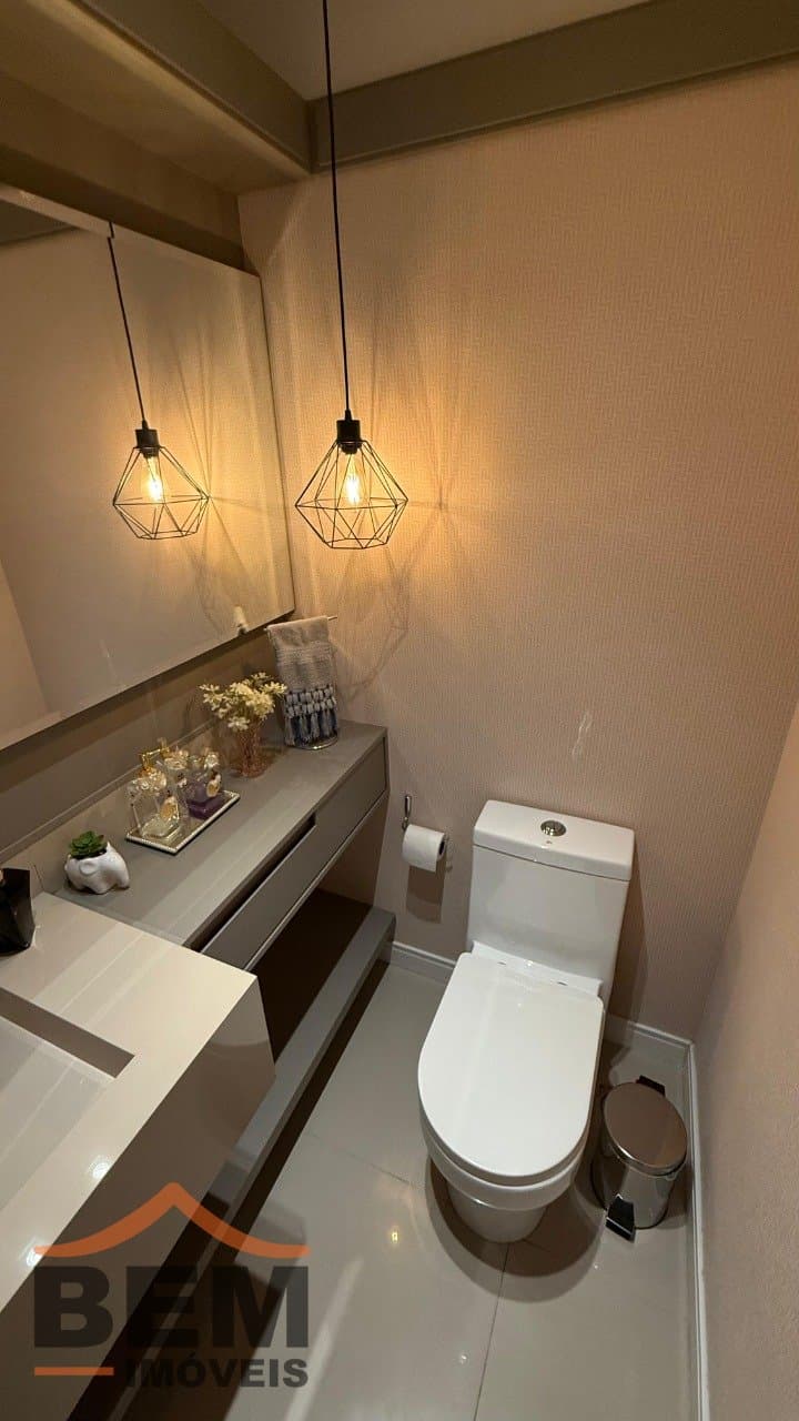 Apartamento à Venda com 2 quartos sendo 2 suítes, 1 vaga no bairro São João em Itajaí/SC
