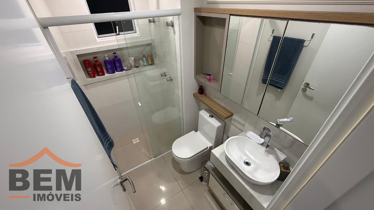 Apartamento à Venda com 2 quartos sendo 2 suítes, 1 vaga no bairro São João em Itajaí/SC