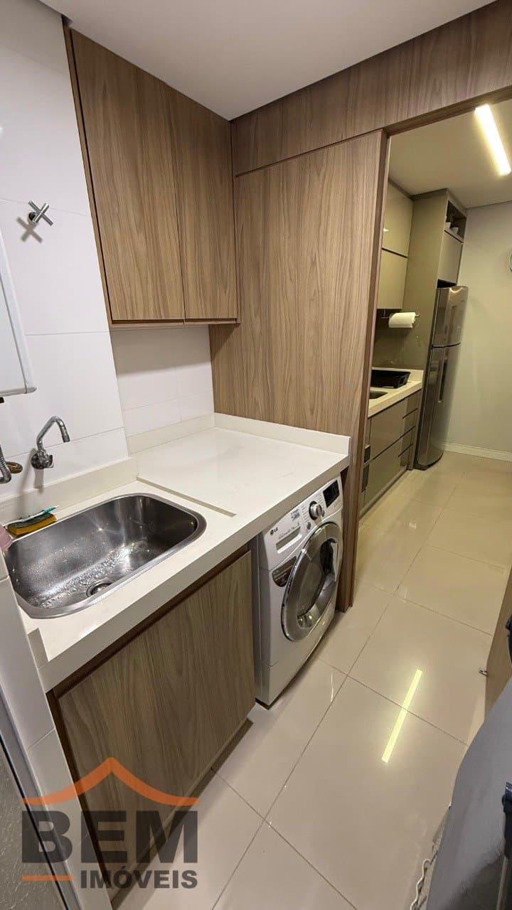 Apartamento à Venda com 2 quartos sendo 2 suítes, 1 vaga no bairro São João em Itajaí/SC