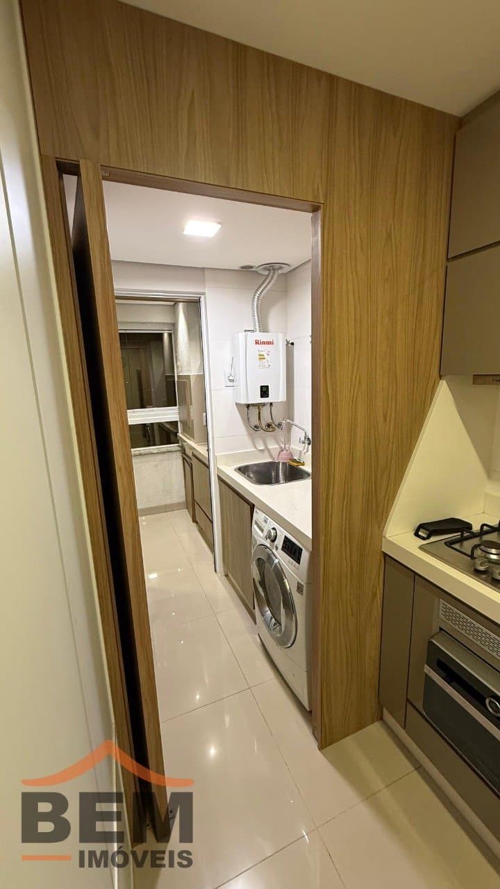 Apartamento à Venda com 2 quartos sendo 2 suítes, 1 vaga no bairro São João em Itajaí/SC