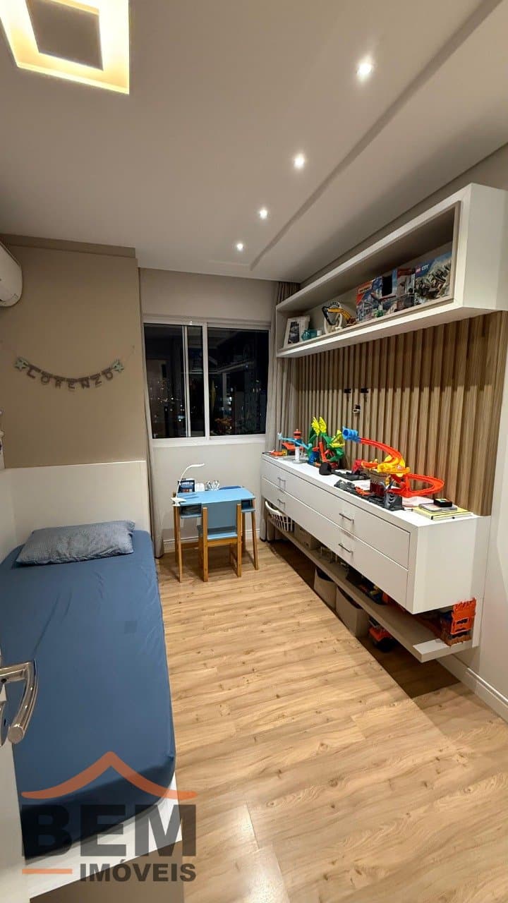 Apartamento à Venda com 2 quartos sendo 2 suítes, 1 vaga no bairro São João em Itajaí/SC