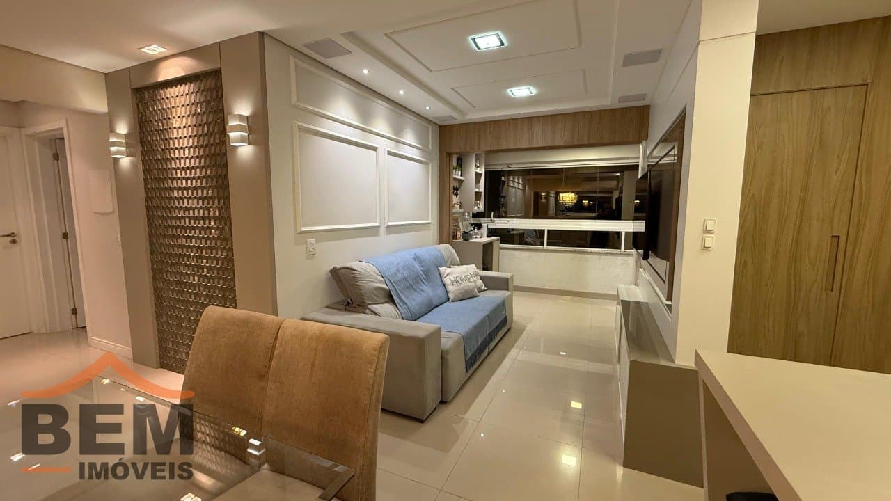 Apartamento à Venda com 2 quartos sendo 2 suítes, 1 vaga no bairro São João em Itajaí/SC