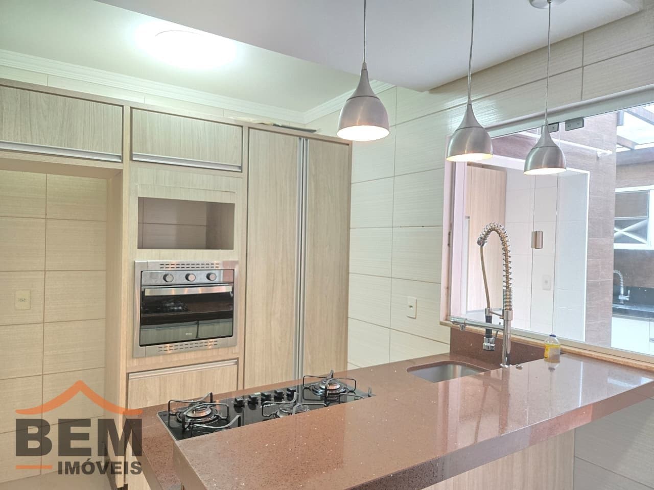 Casa à Venda com 2 quartos sendo 2 suítes no bairro Santa Regina em Camboriú/SC: 77628354-6206-494b-acba-21574172d112
