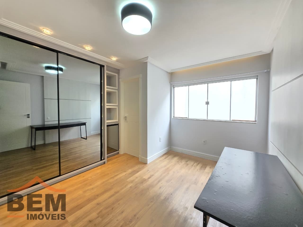 Casa à Venda com 2 quartos sendo 2 suítes no bairro Santa Regina em Camboriú/SC: d6c652e3-6003-4b76-a1d5-0e971f49b92e