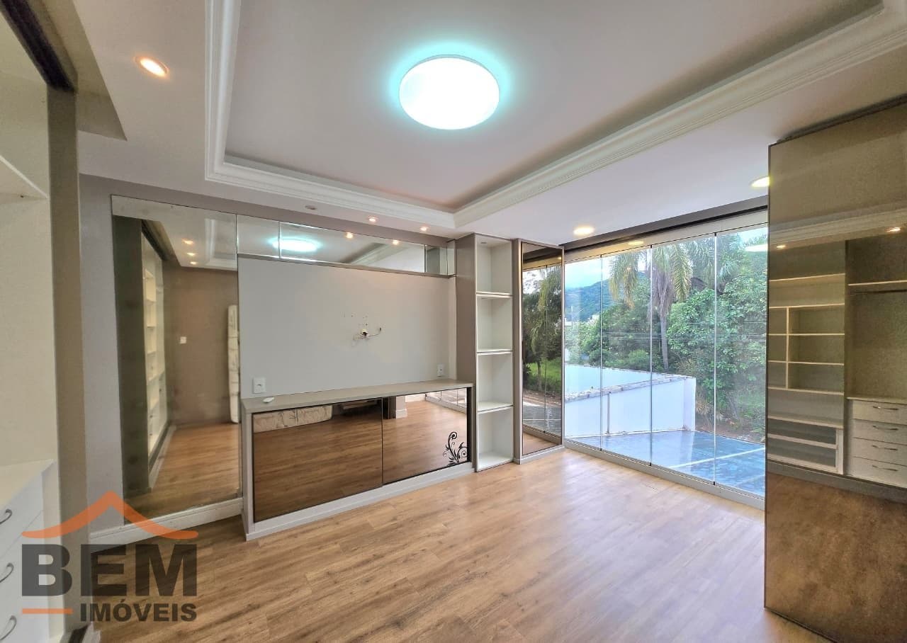 Casa à Venda com 2 quartos sendo 2 suítes no bairro Santa Regina em Camboriú/SC: d1cb3a05-2d1b-45f8-a22a-63ce69268032