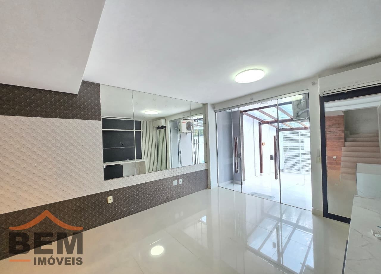 Casa à Venda com 2 quartos sendo 2 suítes no bairro Santa Regina em Camboriú/SC: 4ffc1ae0-9444-4bf5-bfad-c3de903642aa