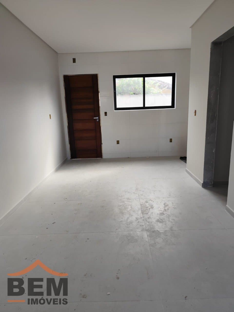 Sobrado à Venda com 2 quartos sendo 2 suítes, 2 vagas no bairro Gravatá em Navegantes/RS