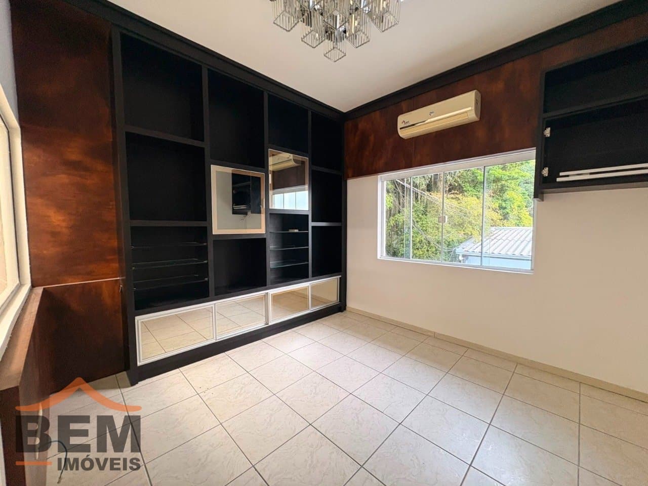 Sala Comercial para Locação com 6 vagas no bairro Centro em Itajaí/SC: 34 - ESCRITÓRIO 07