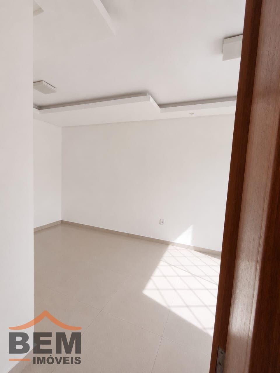 Casa para Locação com 2 quartos, 1 vaga no bairro Espinheiros em Itajaí/SC: 07 - DORMITÓRIO 02