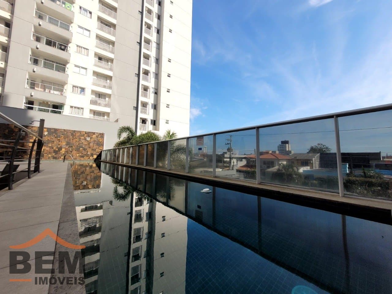 Apartamento para Locação com 2 quartos sendo 2 suítes, 1 vaga no bairro São João em Itajaí/SC: 11 - PISCINA ADULTO