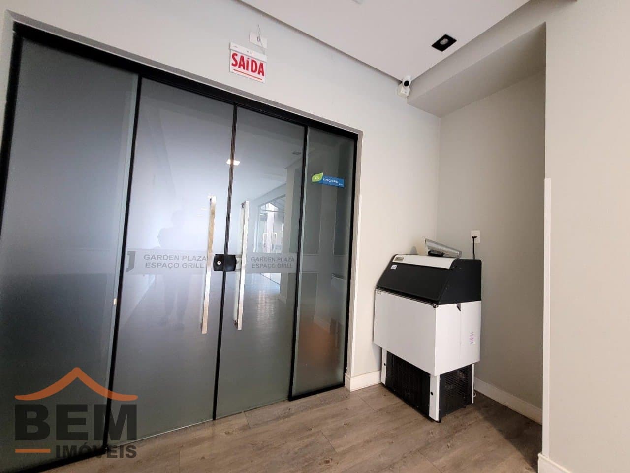Apartamento para Locação com 2 quartos sendo 2 suítes, 1 vaga no bairro São João em Itajaí/SC: 14 - SALÃO DE FESTAS E MÁQUINA DE GELO