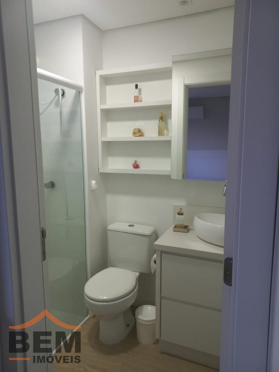 Apartamento para Locação com 2 quartos sendo 2 suítes, 1 vaga no bairro São João em Itajaí/SC: 30 - BANHEIRO SUÍTE 1