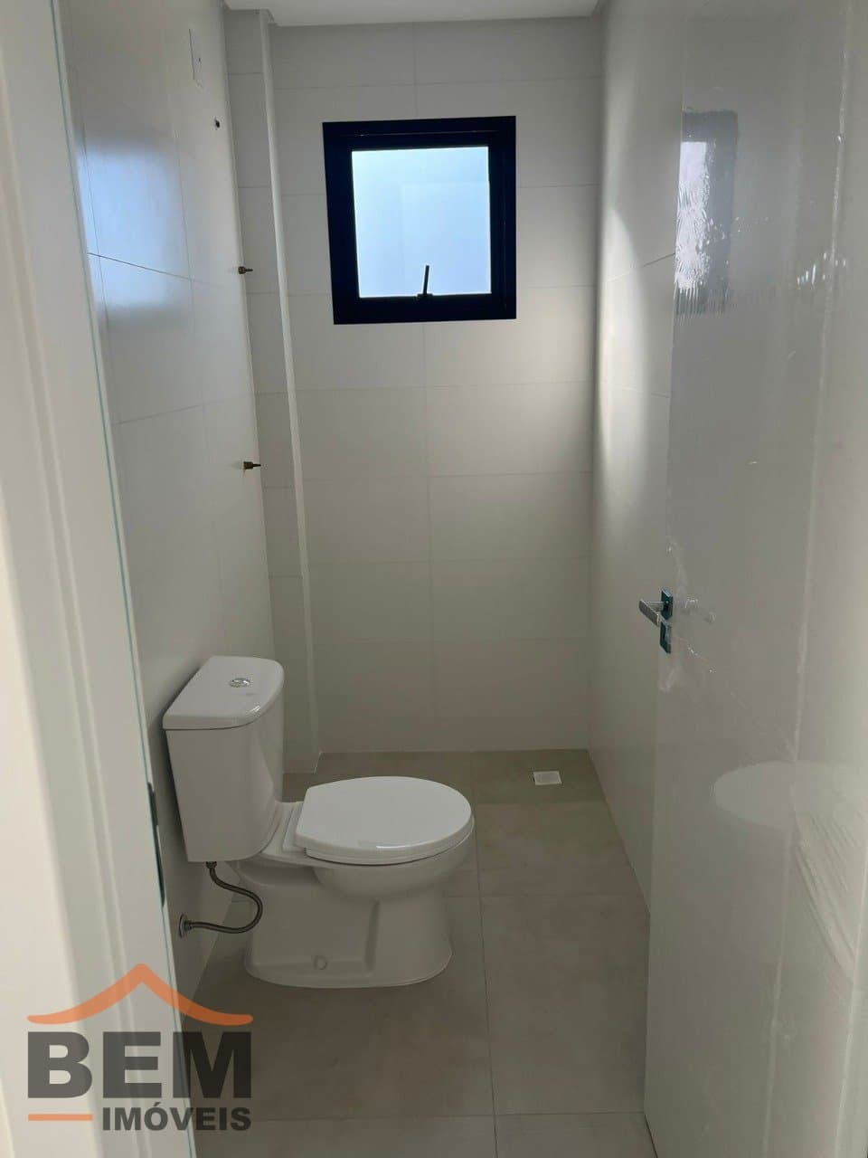 Apartamento para Locação com 2 quartos sendo 1 suíte no bairro Centro em Camboriú/SC: 034df458-8921-410b-84b1-19febd23cb72