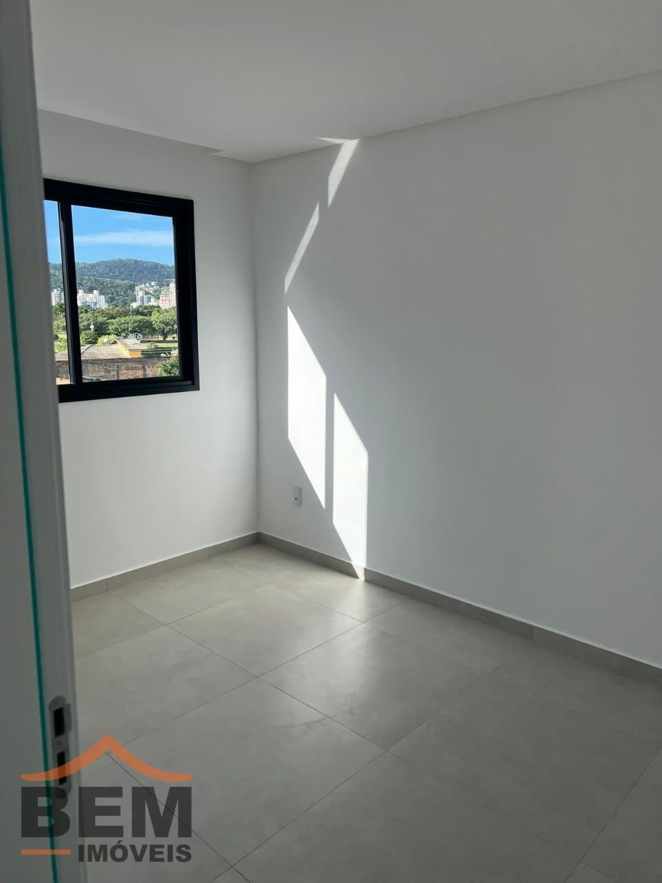 Apartamento para Locação com 2 quartos sendo 1 suíte no bairro Centro em Camboriú/SC: 66636f6b-3784-44f8-9fda-5692bdb253c8