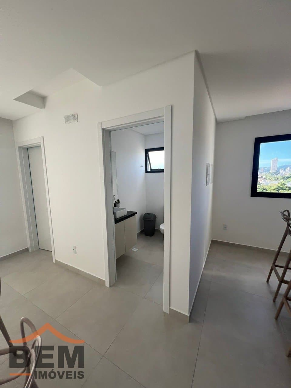 Apartamento para Locação com 2 quartos sendo 1 suíte no bairro Centro em Camboriú/SC: 0ec89010-9ac0-47ca-8c7d-3773bb39a2f1
