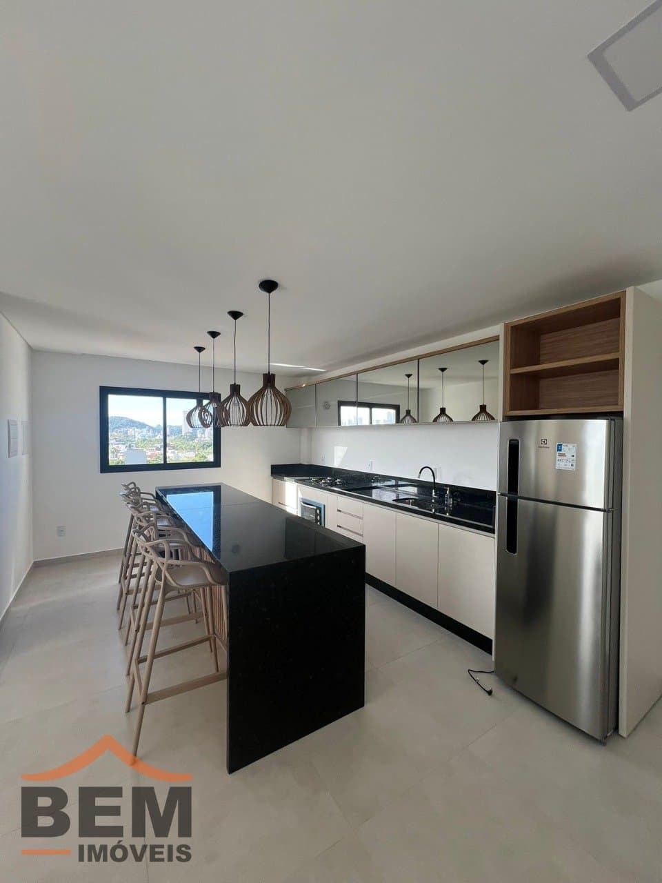Apartamento para Locação com 2 quartos sendo 1 suíte no bairro Centro em Camboriú/SC: 67272139-51f9-4fcd-b4eb-f39e282d2572