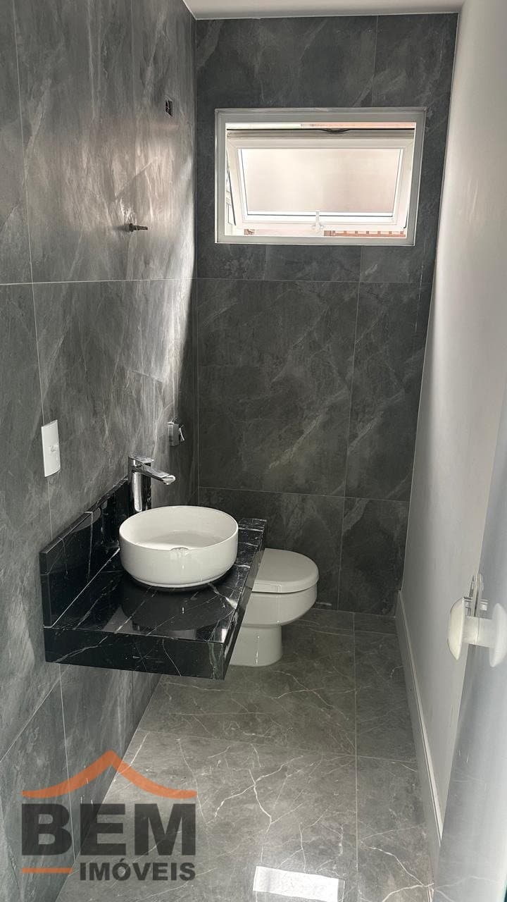 Sala Comercial para Locação com 4 vagas no bairro Fazenda em Itajaí/SC: 10 - BANHEIRO