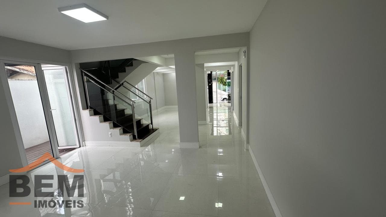 Sala Comercial para Locação com 4 vagas no bairro Fazenda em Itajaí/SC: 14 - INTERIOR DA SALA