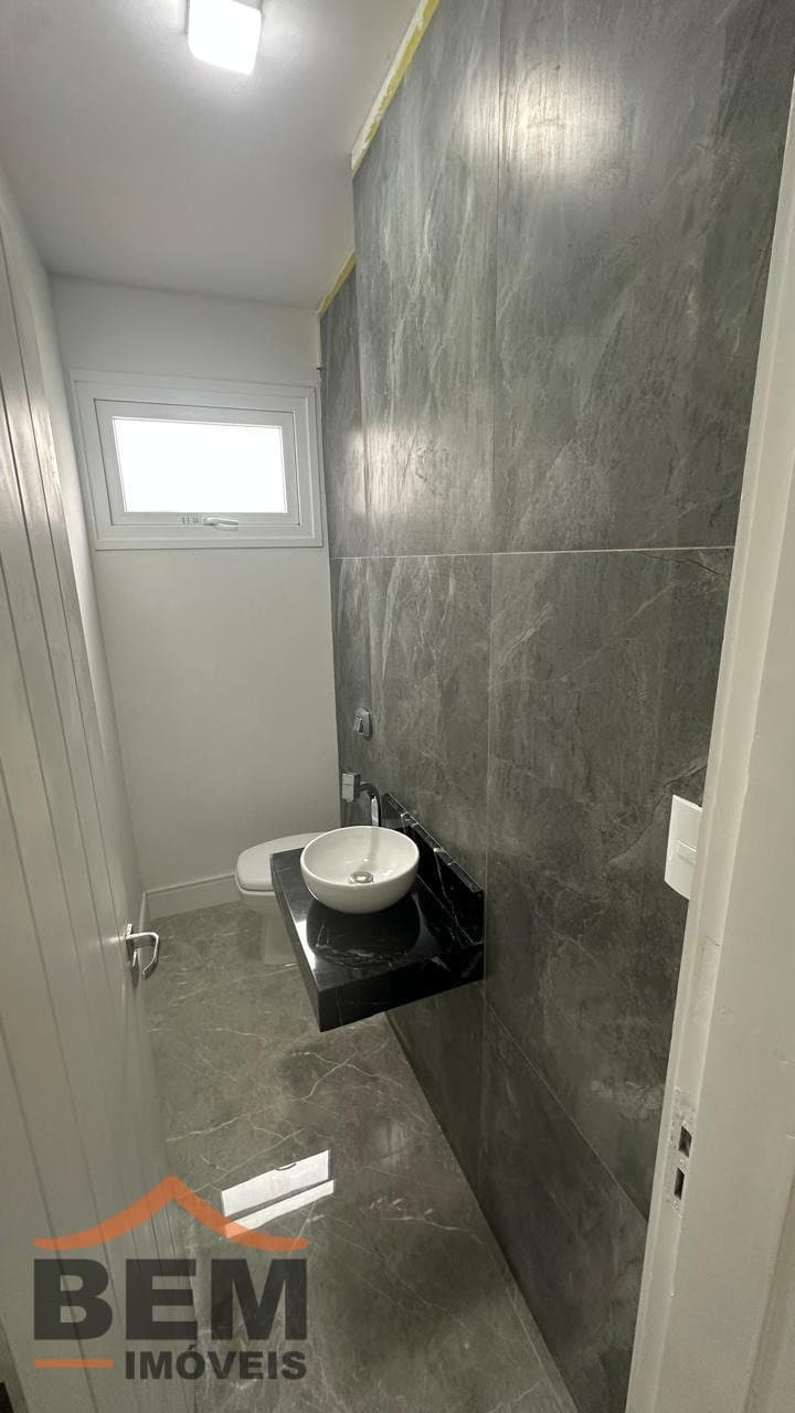 Sala Comercial para Locação com 4 vagas no bairro Fazenda em Itajaí/SC: 16 - BANHEIRO