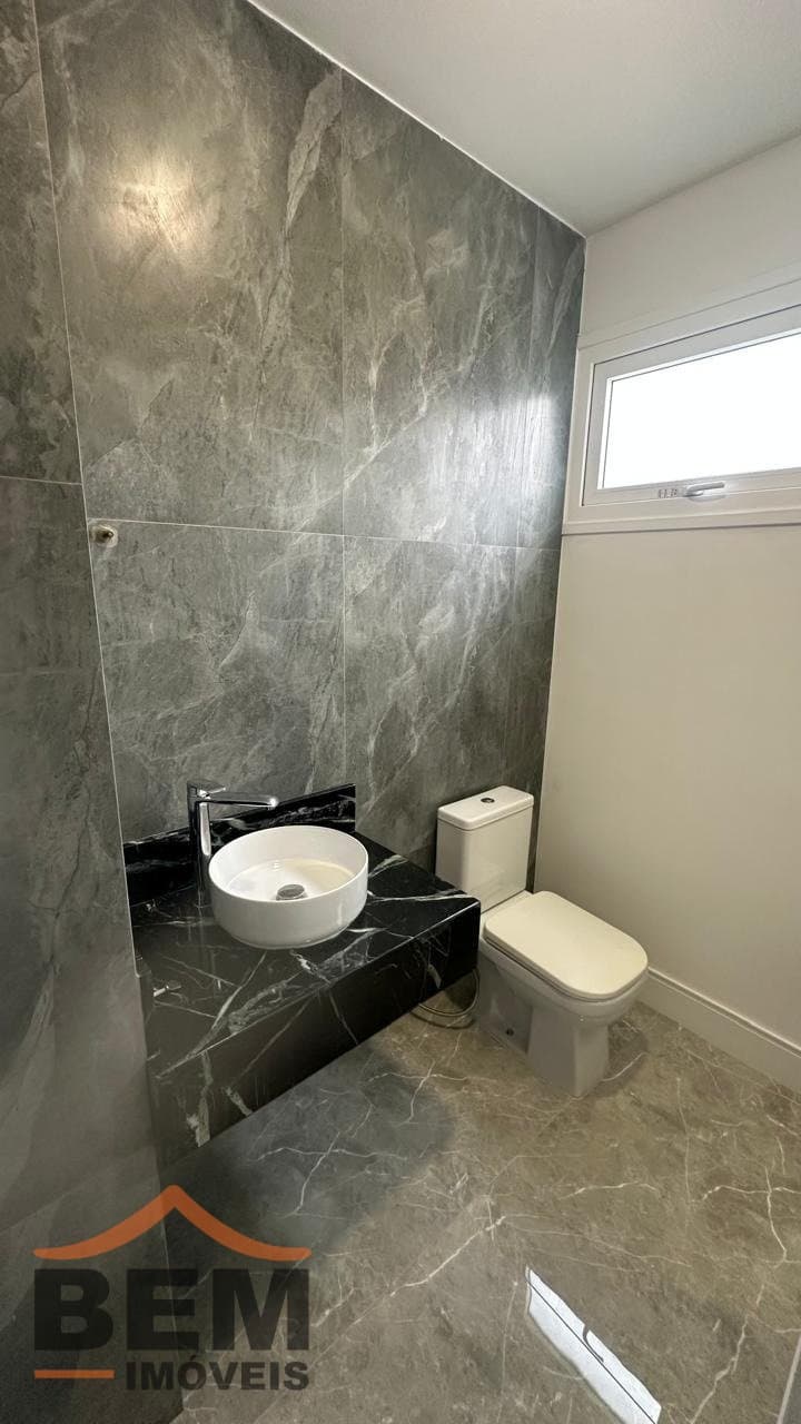 Sala Comercial para Locação com 4 vagas no bairro Fazenda em Itajaí/SC: 17 - BANHEIRO