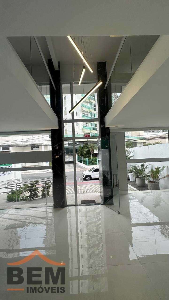 Sala Comercial para Locação com 4 vagas no bairro Fazenda em Itajaí/SC: 18 - SALA