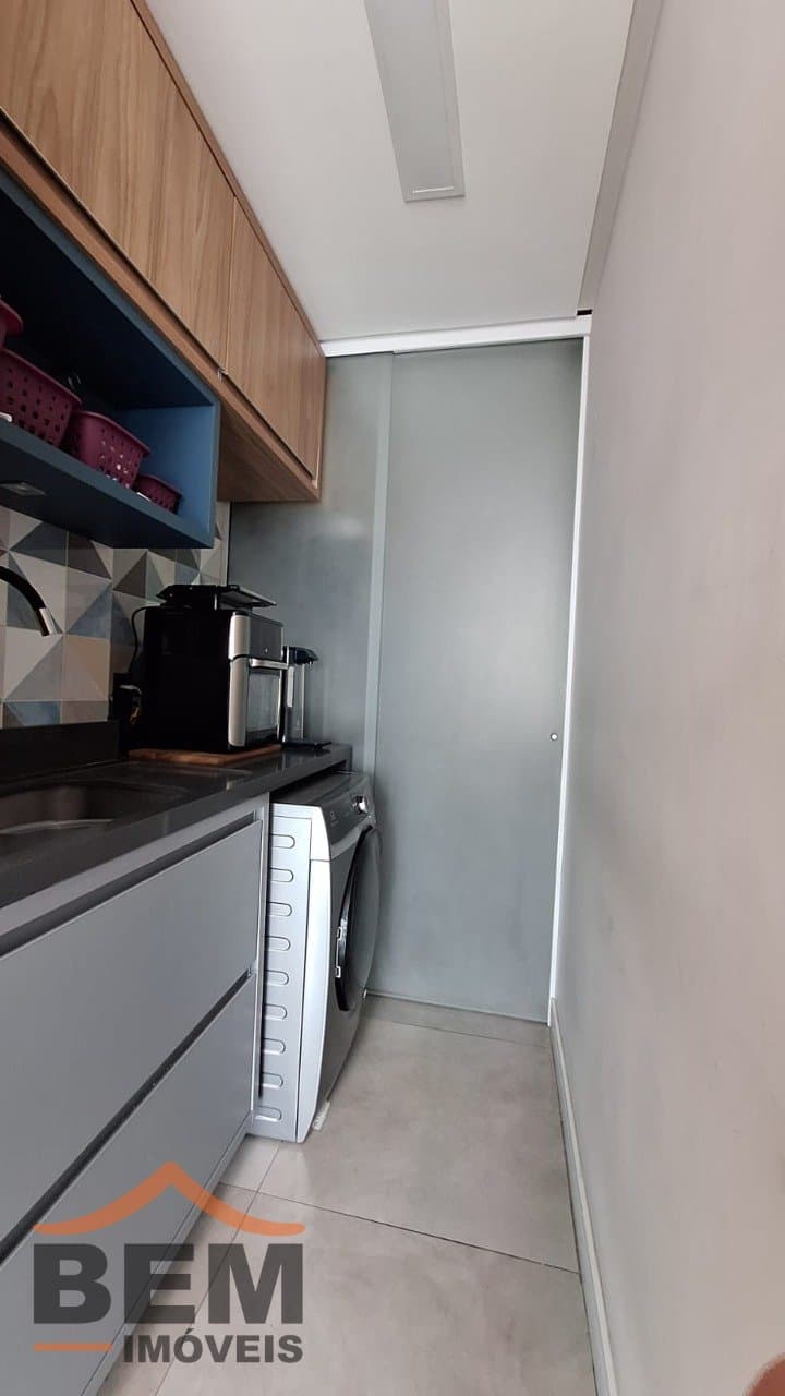Apartamento à Venda com 3 quartos sendo 1 suíte, 2 vagas no bairro Vila Operária em Itajaí/SC