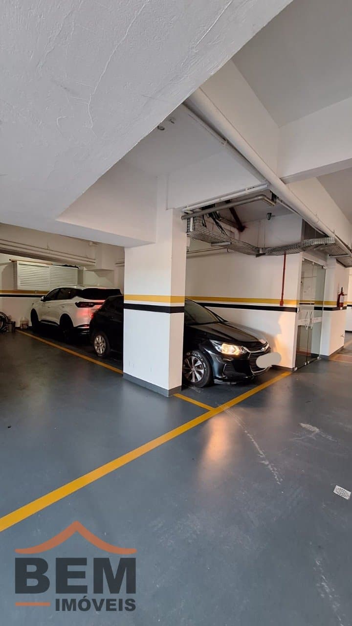 Apartamento à Venda com 3 quartos sendo 1 suíte, 2 vagas no bairro Vila Operária em Itajaí/SC