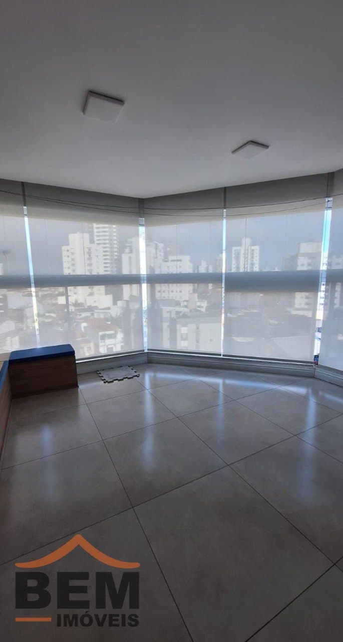 Apartamento à Venda com 3 quartos sendo 1 suíte, 2 vagas no bairro Vila Operária em Itajaí/SC