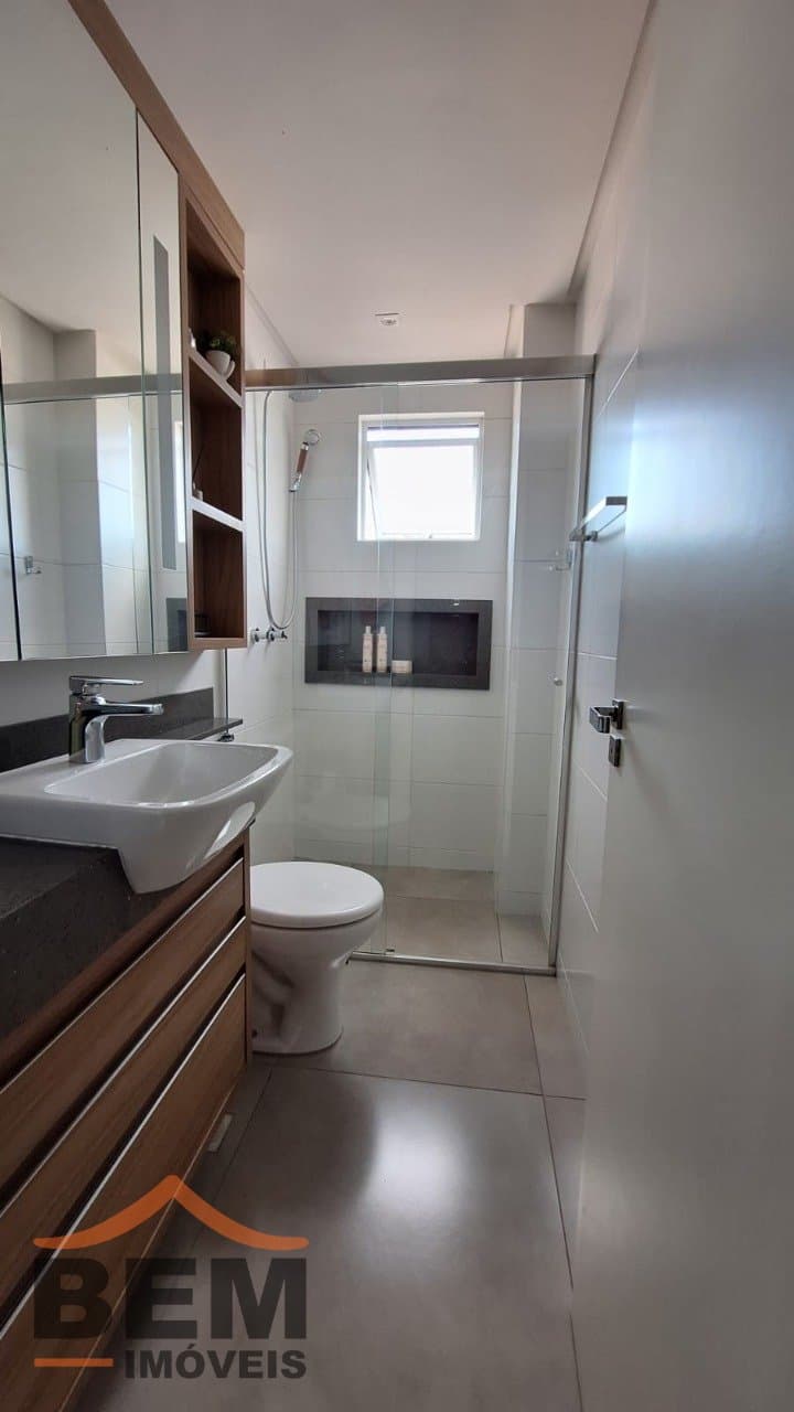 Apartamento à Venda com 3 quartos sendo 1 suíte, 2 vagas no bairro Vila Operária em Itajaí/SC