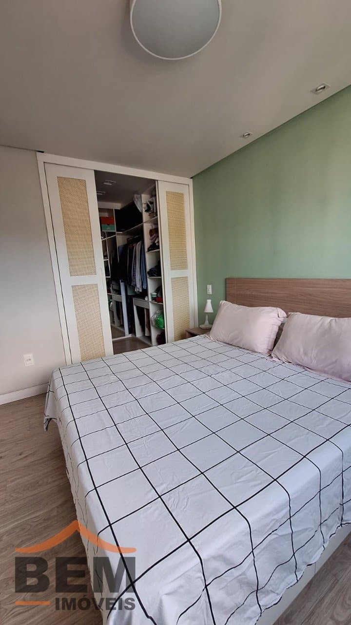 Apartamento à Venda com 3 quartos sendo 1 suíte, 2 vagas no bairro Vila Operária em Itajaí/SC