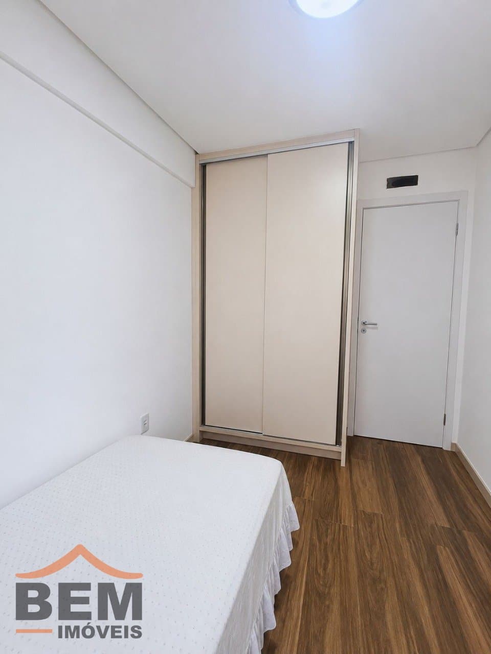 Apartamento à Venda com 2 quartos sendo 1 suíte, 1 vaga no bairro Centro em Navegantes/SC
