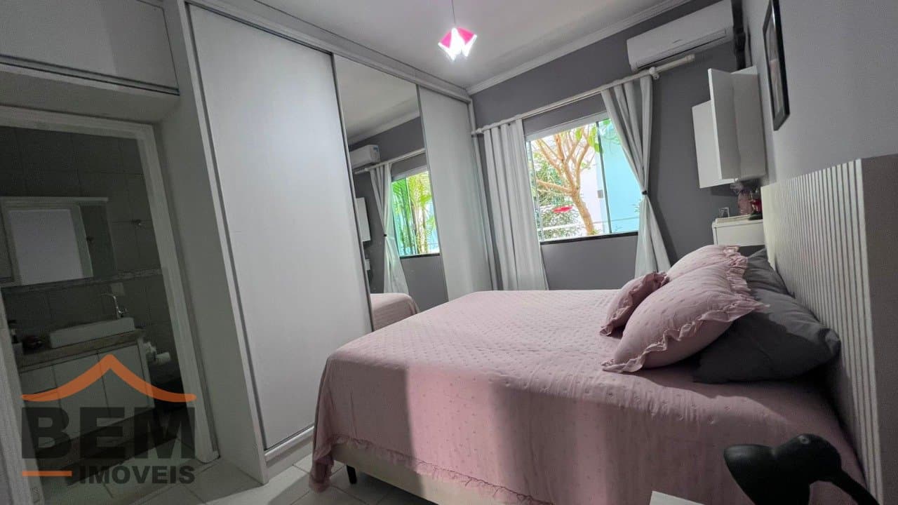 Casa à Venda com 5 quartos sendo 1 suíte, 2 vagas no bairro Ressacada em Itajaí/SC