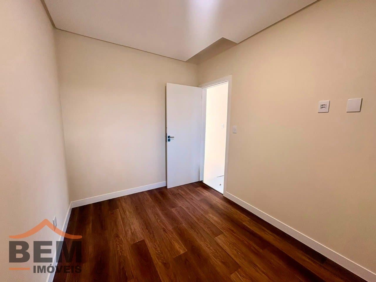Apartamento para Locação com 3 quartos sendo 1 suíte, 2 vagas no bairro Centro em Itajaí/SC: 13-  DORMITÓRIO 02