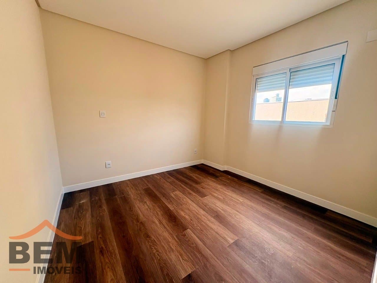 Apartamento para Locação com 3 quartos sendo 1 suíte, 2 vagas no bairro Centro em Itajaí/SC: 15 - SUÍTE