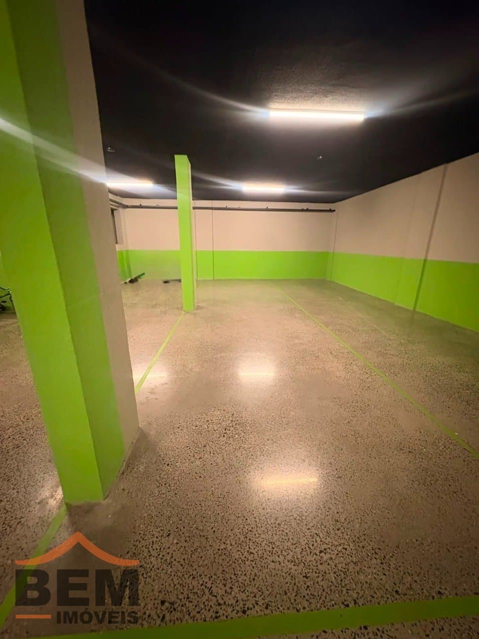 Apartamento para Locação com 3 quartos sendo 1 suíte, 2 vagas no bairro Centro em Itajaí/SC: 24 - GARAGEM