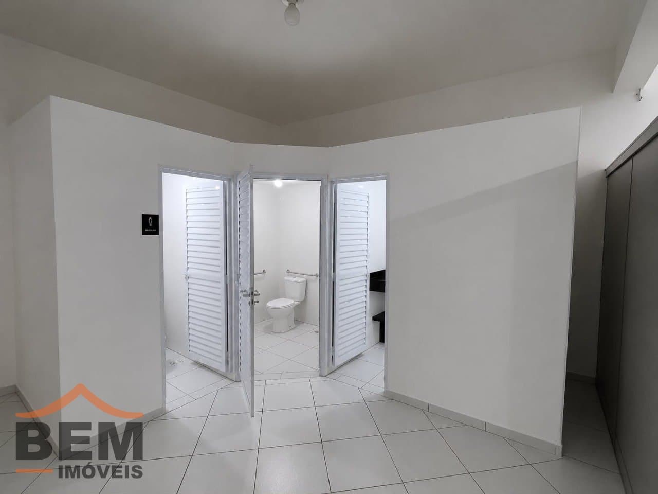 Sala Comercial para Locação no bairro São Vicente em Itajaí/SC: 8 - INTERNO
