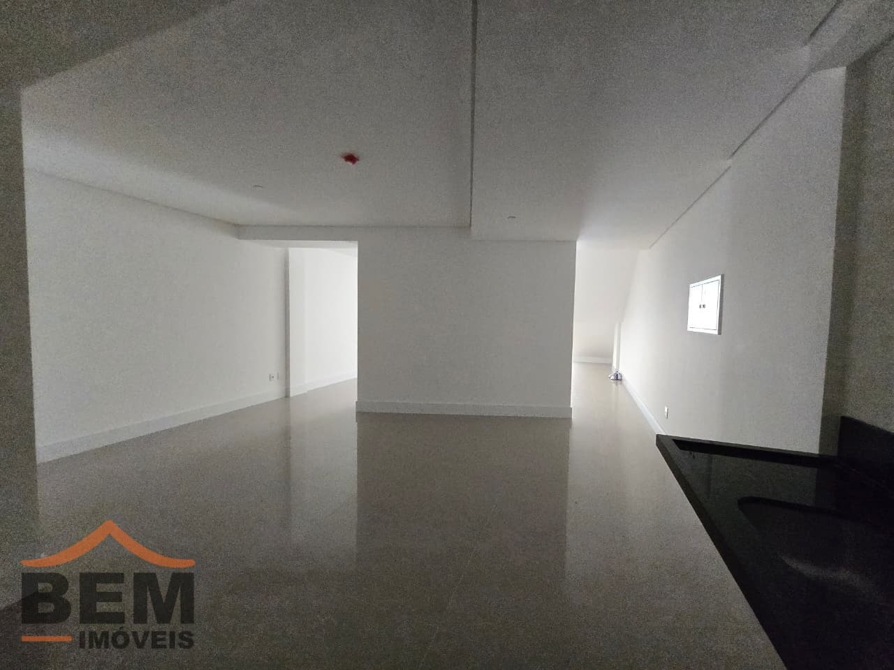 Sala Comercial para Locação no bairro Centro em Balneário Camboriú/SC: 4701f9f9-0659-4ed0-8dbe-37b51b6bb542