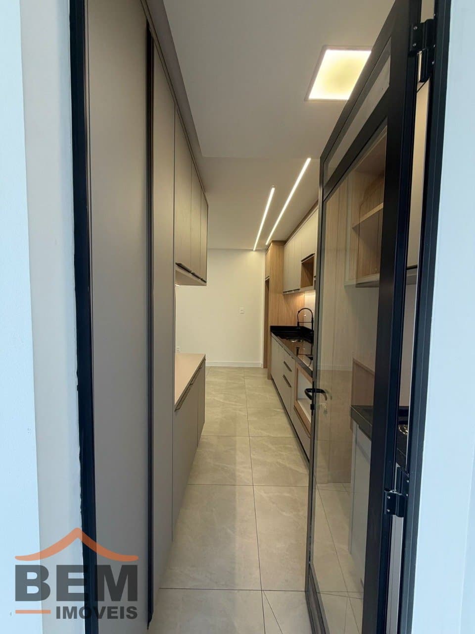 Apartamento para aluguel em Itajaí: 07 - COZINHA