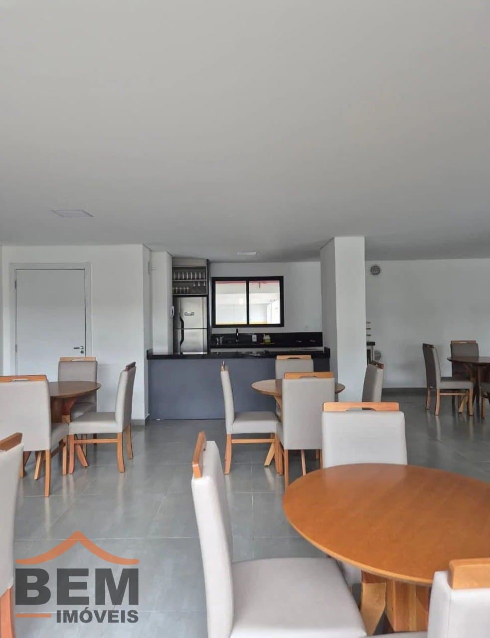 Apartamento para Locação com 2 quartos sendo 1 suíte, 1 vaga no bairro Vila Operária em Itajaí/SC: 18 - SALÃO DE FESTAS
