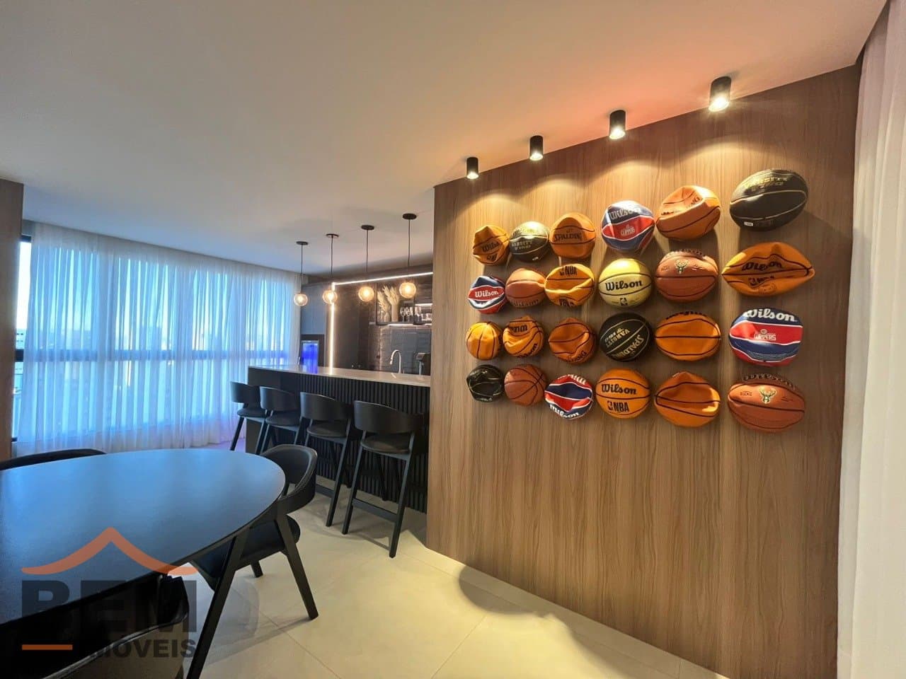 Apartamento à Venda com 3 quartos sendo 1 suíte, 2 vagas no bairro Vila Operária em Itajaí/SC