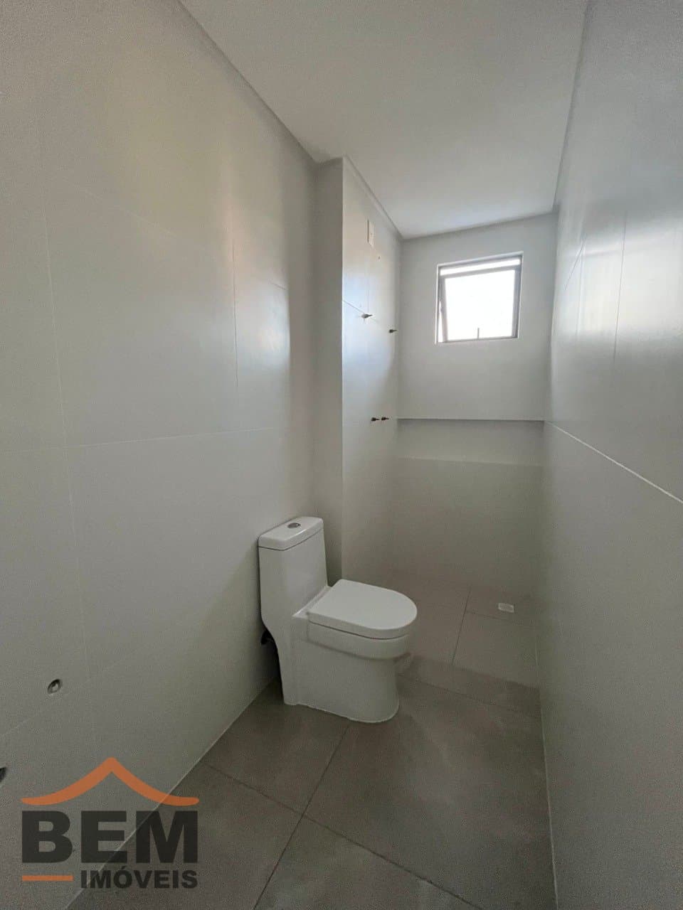 Apartamento à Venda com 3 quartos sendo 1 suíte, 2 vagas no bairro Vila Operária em Itajaí/SC