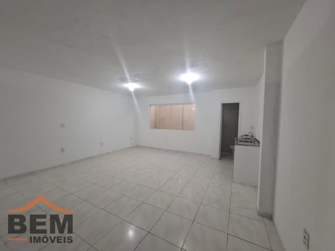 Kitnet para Locação com 1 quarto no bairro Barra do Rio em Itajaí/SC: 7 - SALA E COZINHA INTEGRADA 05