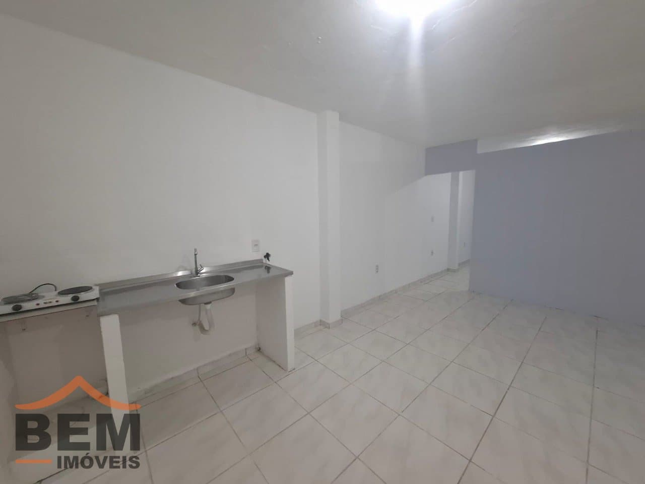 Kitnet para Locação com 1 quarto no bairro Barra do Rio em Itajaí/SC: 9 - SALA E COZIINHA INTEGRADA 06