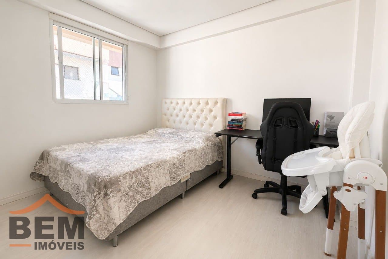 Apartamento à Venda com 2 quartos sendo 1 suíte, 1 vaga no bairro São Judas em Itajai/SC
